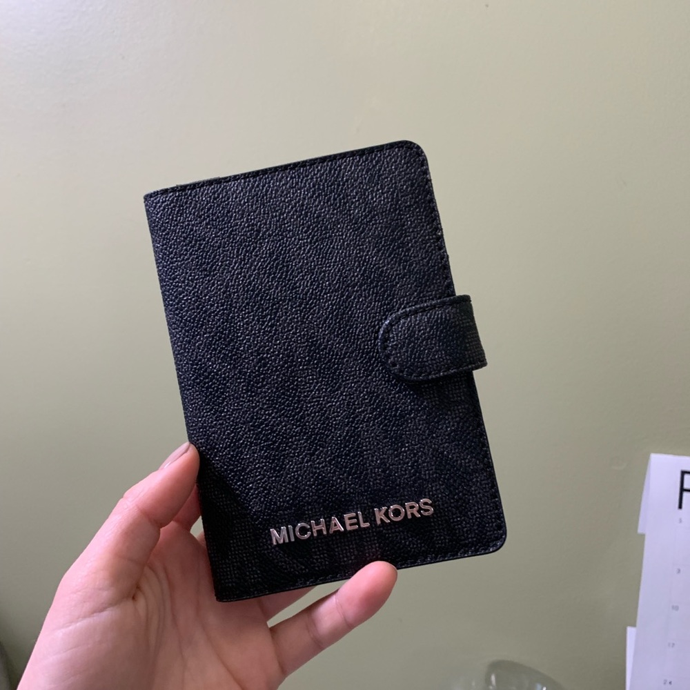 MK jetset passport case NWT